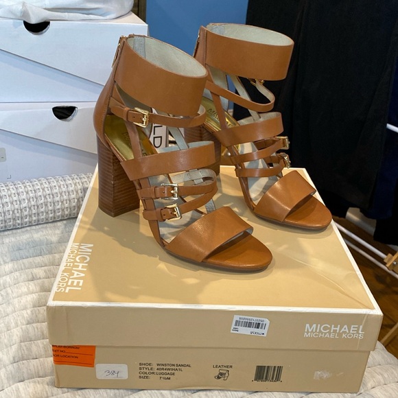 Michael Kors Winston sandal - Picture 1 of 5
